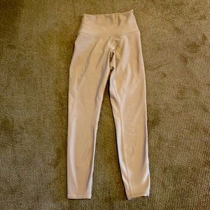 Alo yoga  size xxs taupe cropped leggings